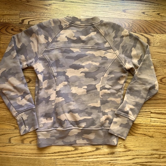 Lululemon Scuba Crew Pullover - Picture 4 of 7